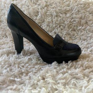 Nine West Black and Navy Size 7.5